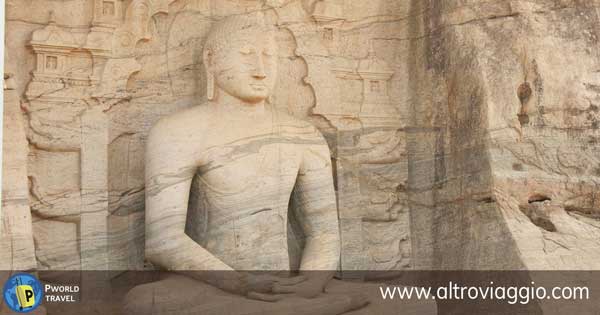 Statua di Buddha in meditazione  a Polannaruwa